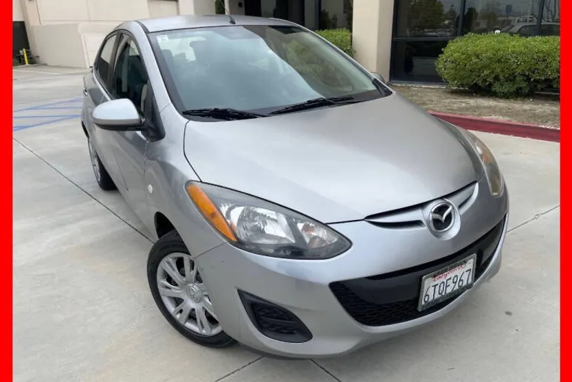 2011 Mazda Mazda2 Sport photo 1