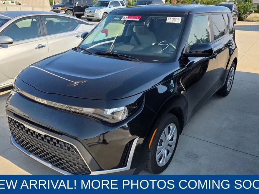2023 Kia Soul LX photo 1