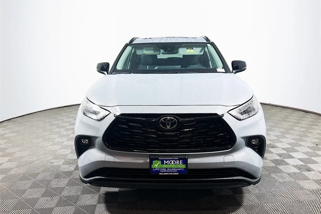 2025 Toyota Highlander Hybrid XLE photo 1