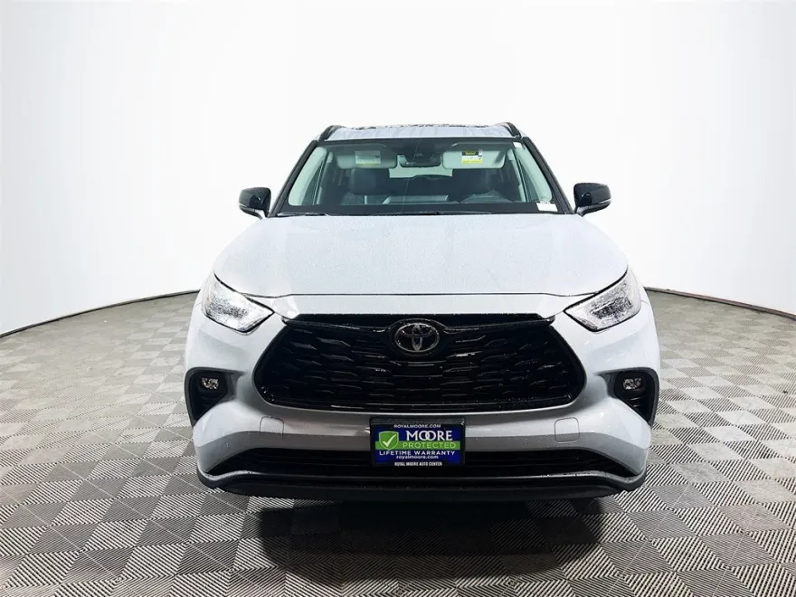 2025 Toyota Highlander Hybrid XLE photo 1
