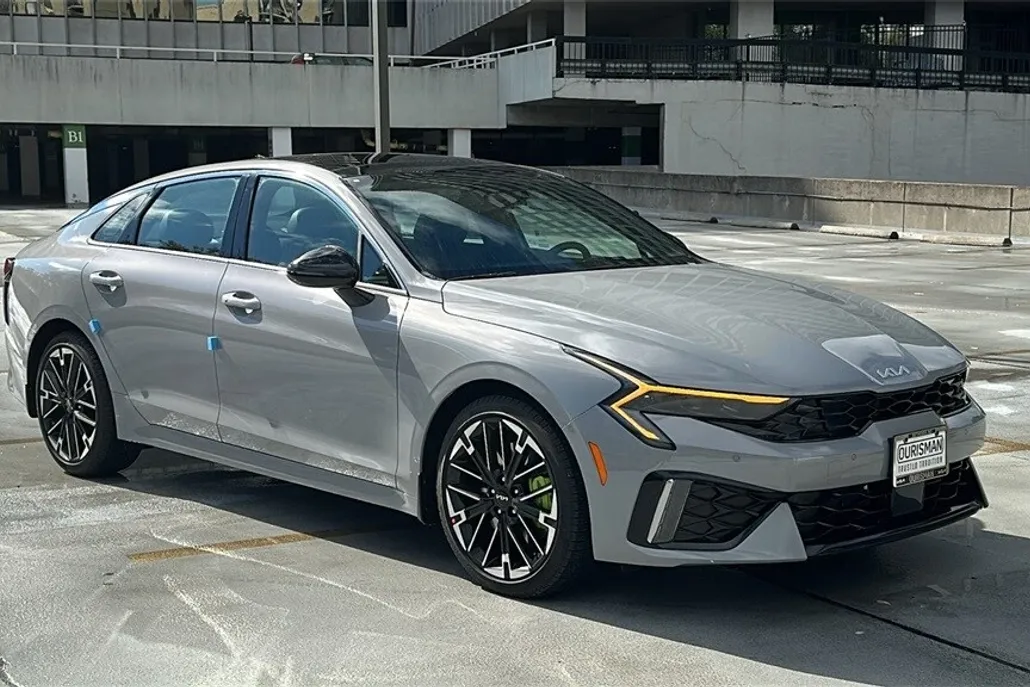 2026 Kia K5 GT photo 1