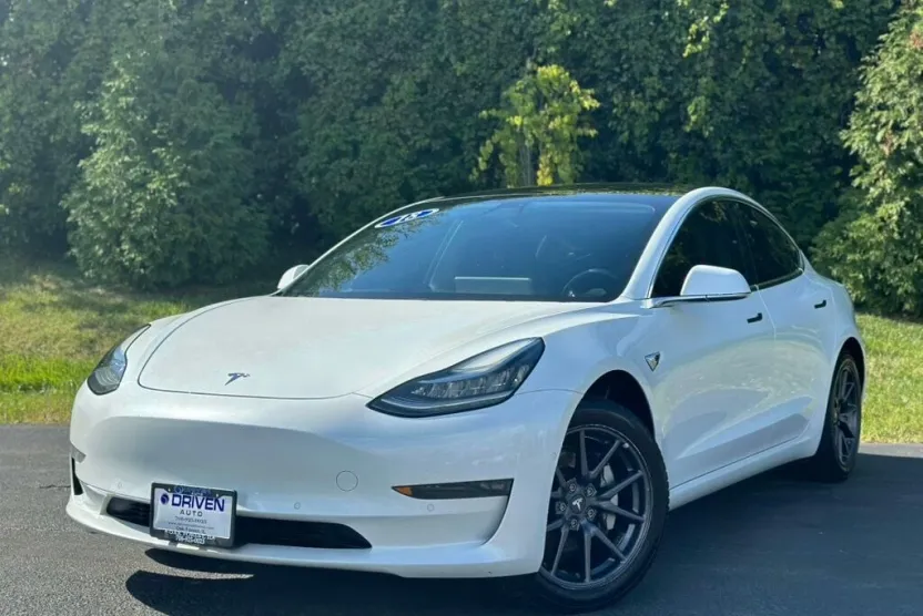 2018 Tesla Model 3 Long Range photo 1