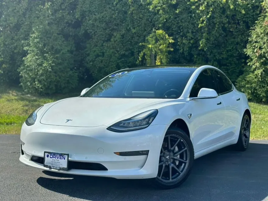 2018 Tesla Model 3 Long Range photo 1