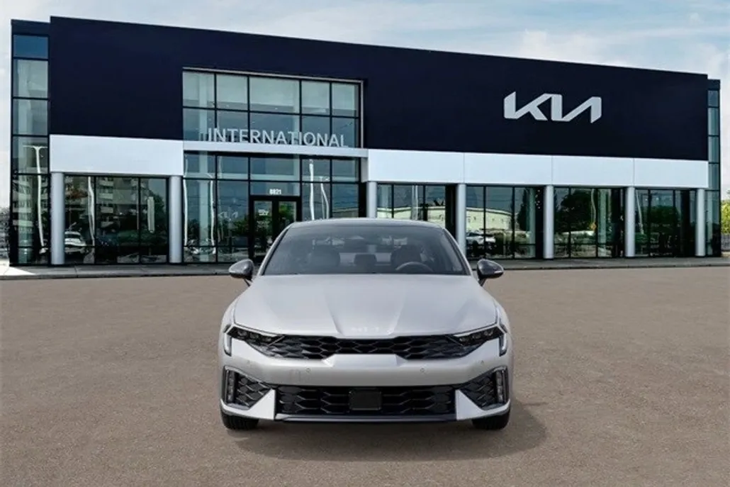 2026 Kia K5 GT-Line photo 1