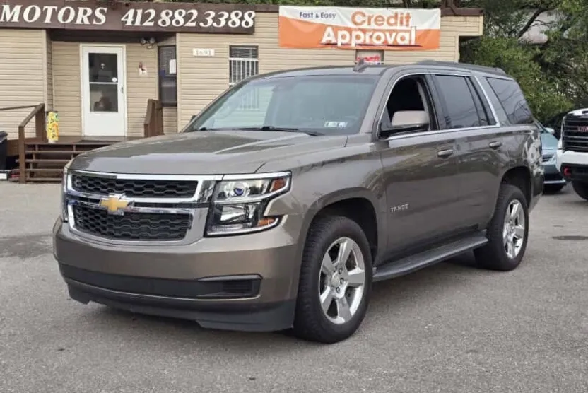2016 Chevrolet Tahoe LT photo 1