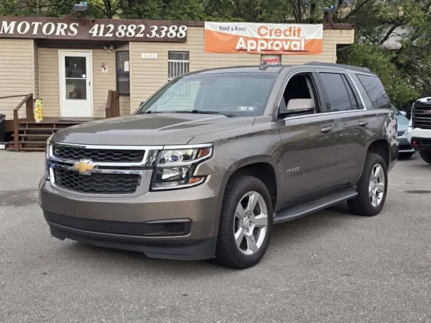 2016 Chevrolet Tahoe LT photo 1