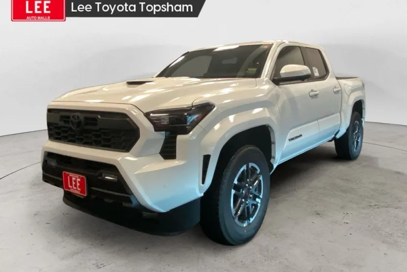 2025 Toyota Tacoma TRD Sport photo 1