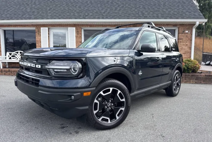 2023 Ford Bronco Sport Outer Banks photo 1