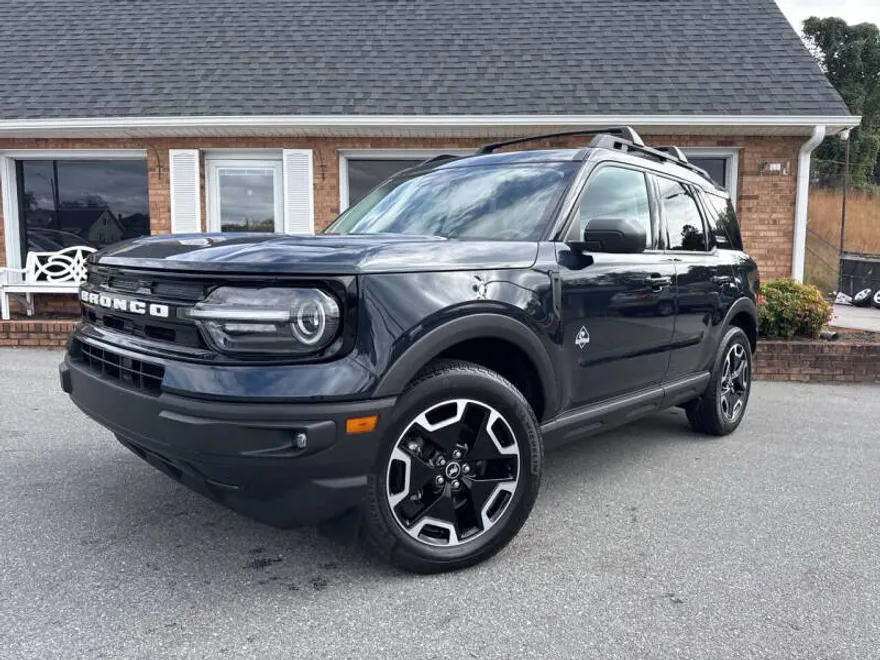 2023 Ford Bronco Sport Outer Banks photo 1