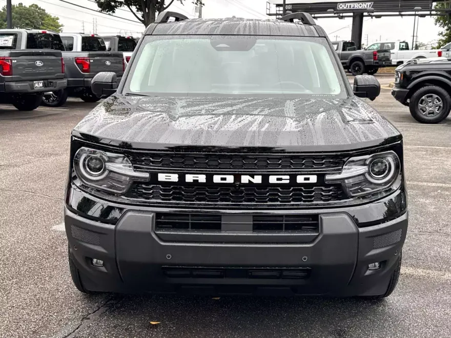 2025 Ford Bronco Sport Outer Banks photo 1
