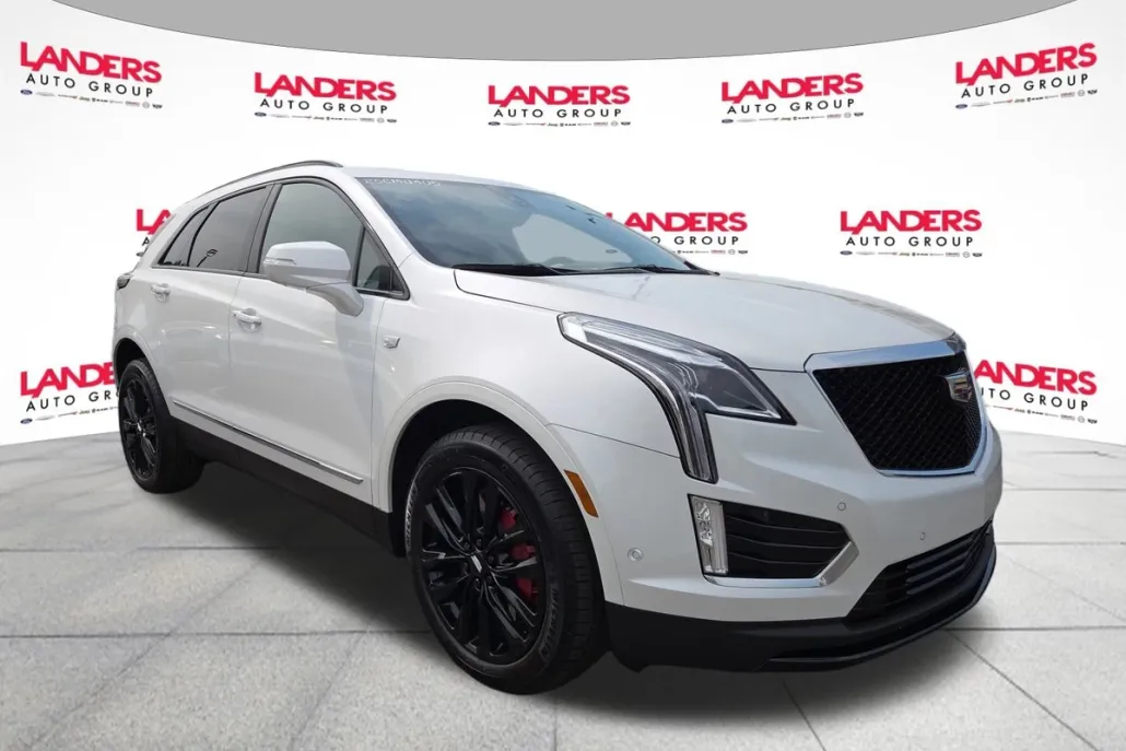 2023 Cadillac XT5 Sport photo 1