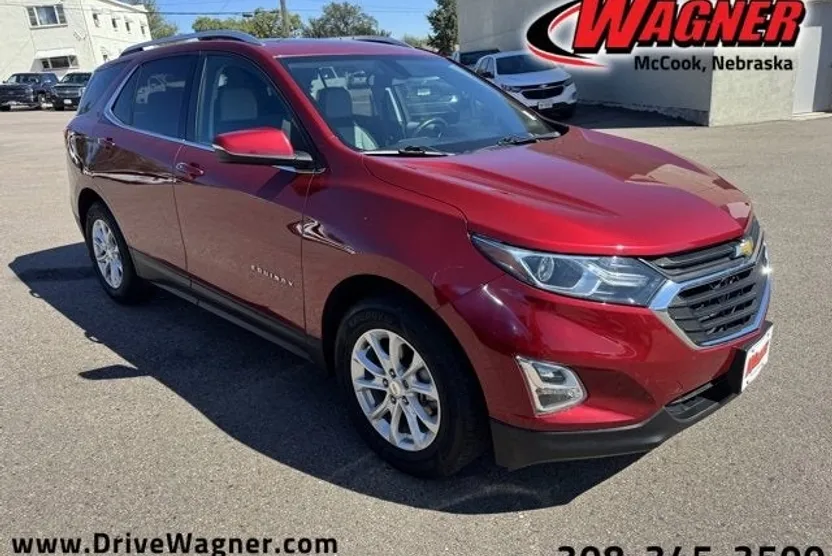 2018 Chevrolet Equinox LT photo 1