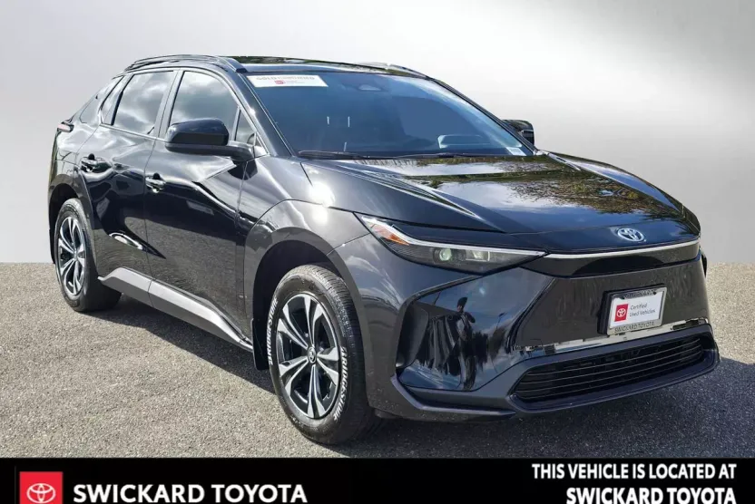 2024 Toyota bZ4X XLE photo 1