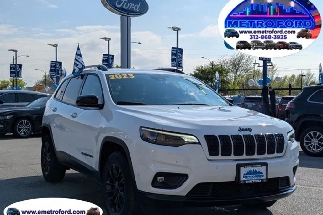 2023 Jeep Cherokee Altitude Lux photo 1