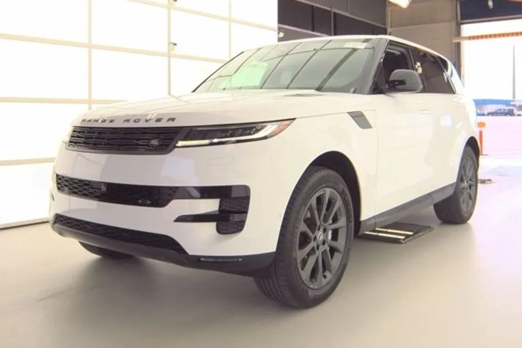 2024 Land Rover Range Rover Sport SE photo 1