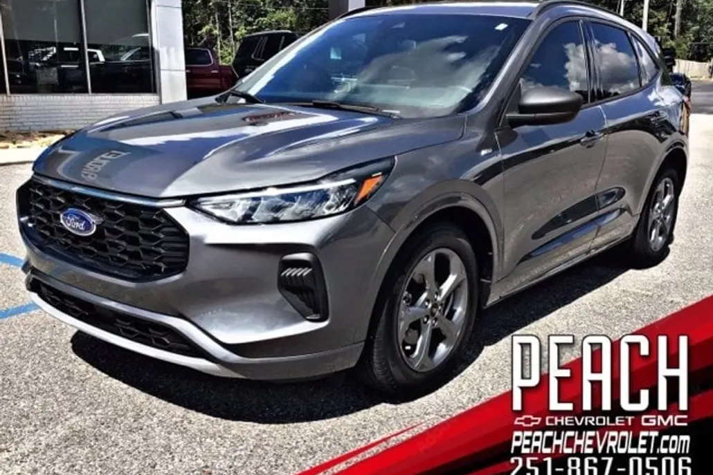 2023 Ford Escape ST-Line photo 1