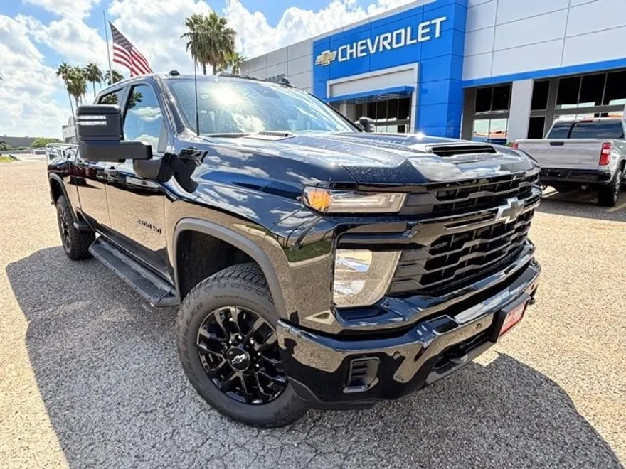 2026 Chevrolet Silverado 2500HD Custom photo 1