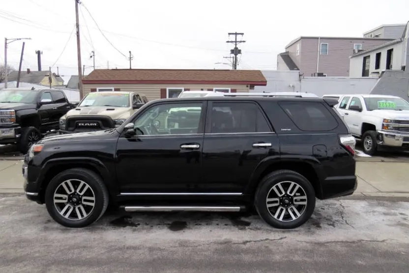 2017 Toyota 4Runner Limited photo 1