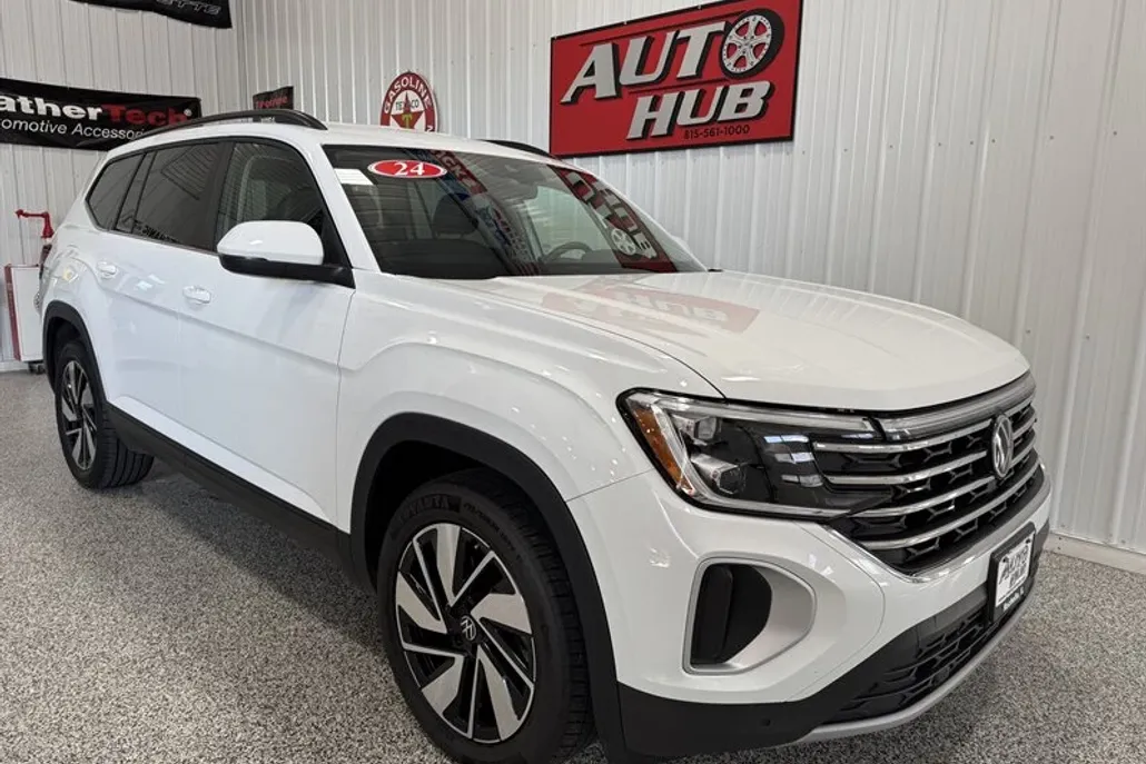 2024 Volkswagen Atlas SE photo 1