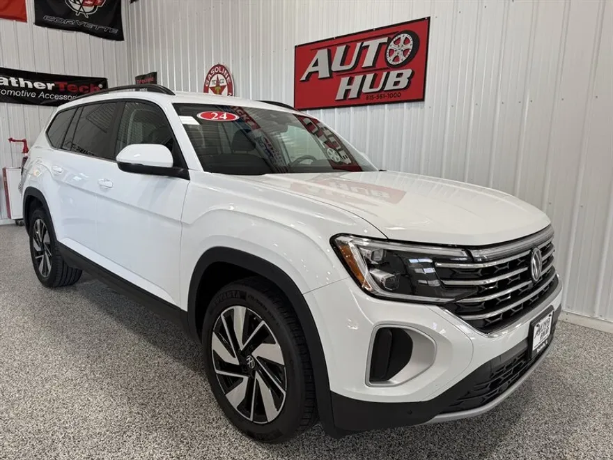 2024 Volkswagen Atlas SE photo 1