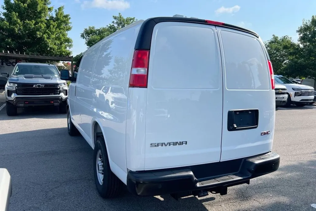 2025 Gmc Savana Cargo 2500 photo 1