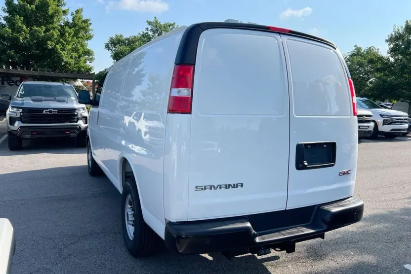2025 Gmc Savana Cargo 2500 photo 1