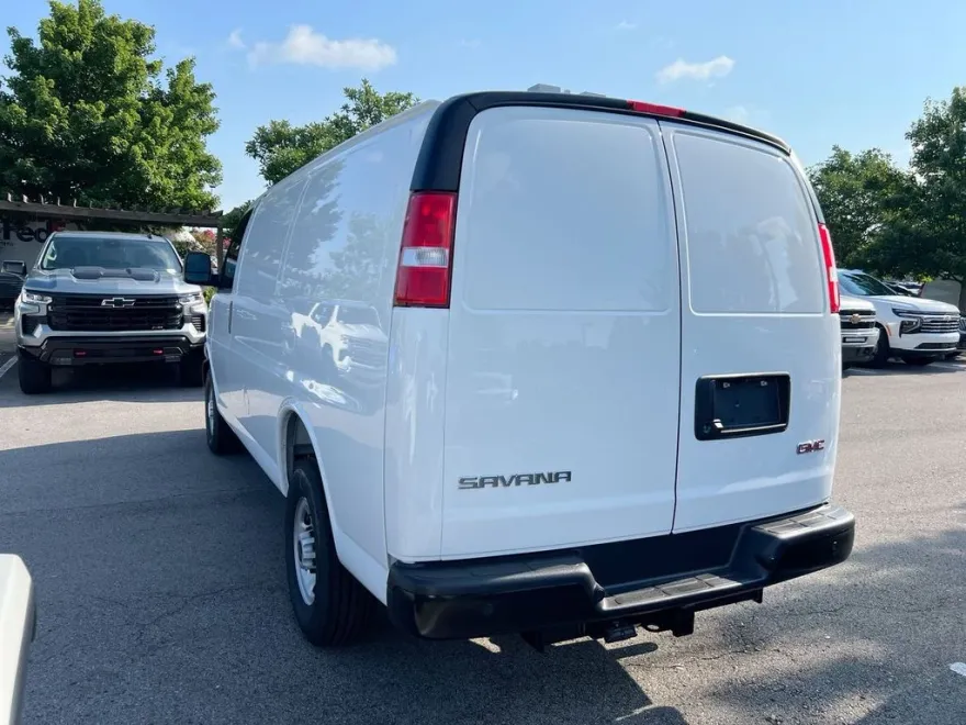 2025 Gmc Savana Cargo 2500 photo 1
