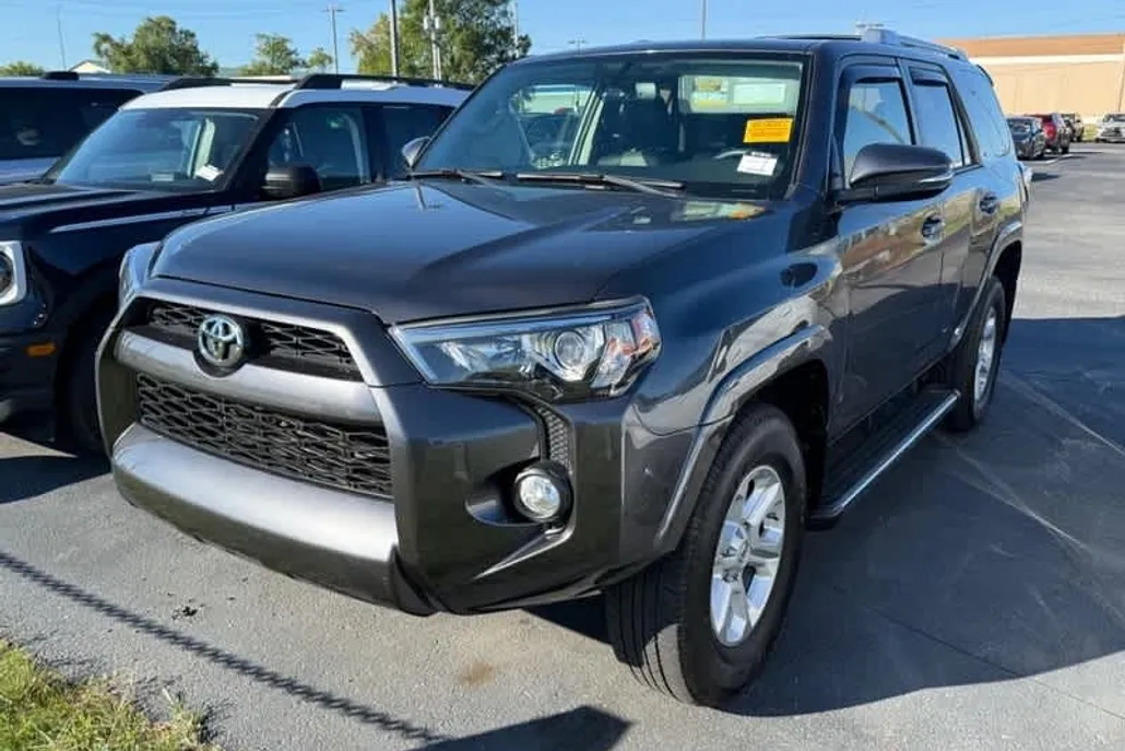 2018 Toyota 4Runner SR5 Premium 4WD photo 1