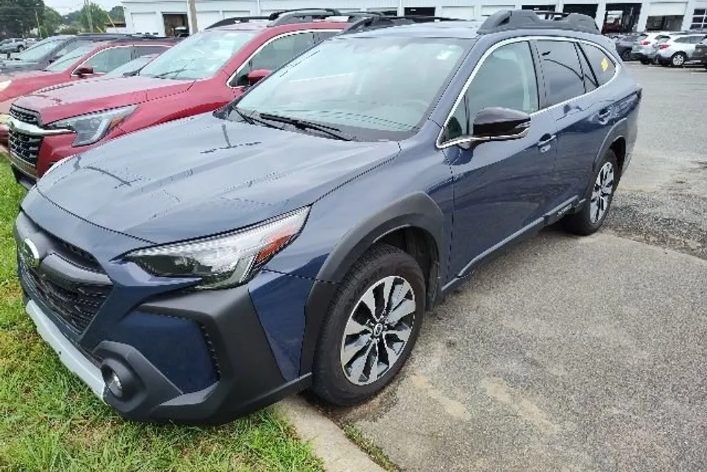 2023 Subaru Outback Limited photo 1