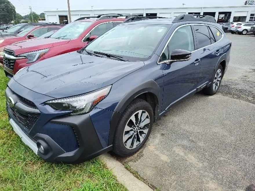 2023 Subaru Outback Limited photo 1