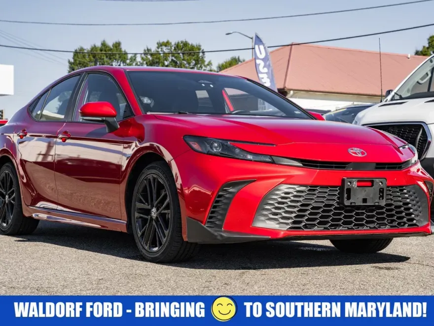 2025 Toyota Camry Base photo 1