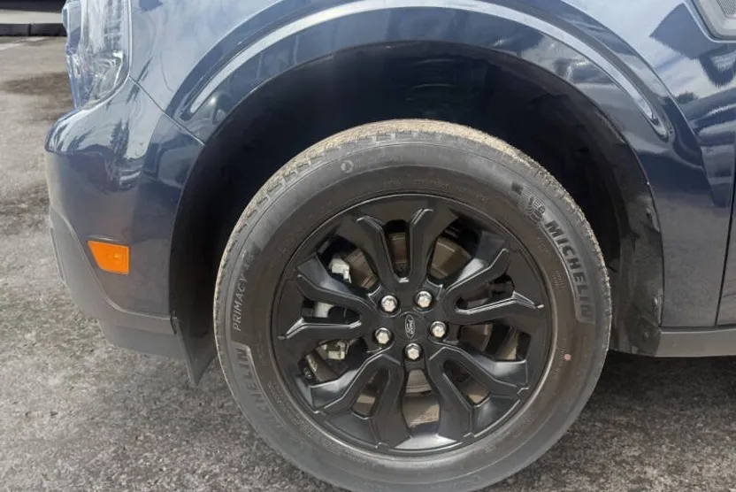 2023 Ford Maverick XLT photo 1