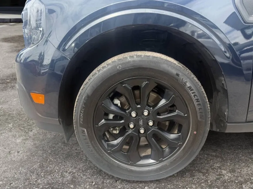 2023 Ford Maverick XLT photo 1