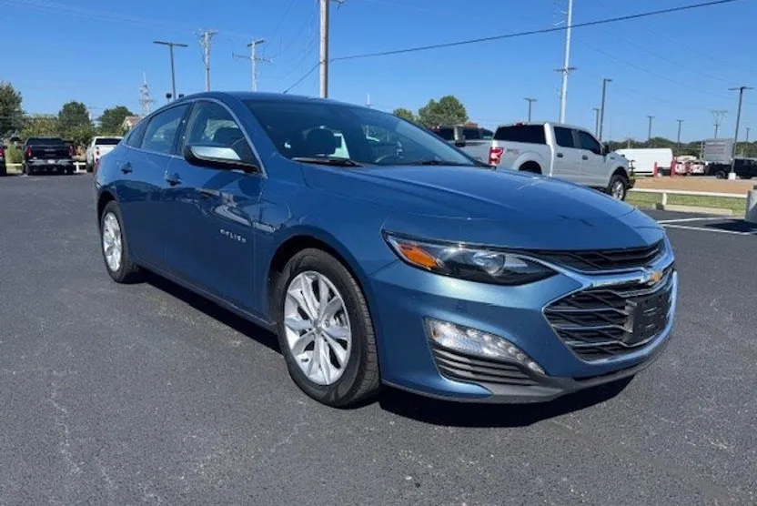2024 Chevrolet Malibu 1LT photo 1