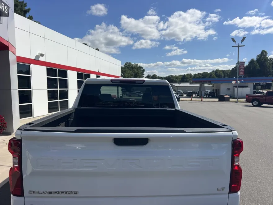 2021 Chevrolet Silverado 1500 LT photo 1