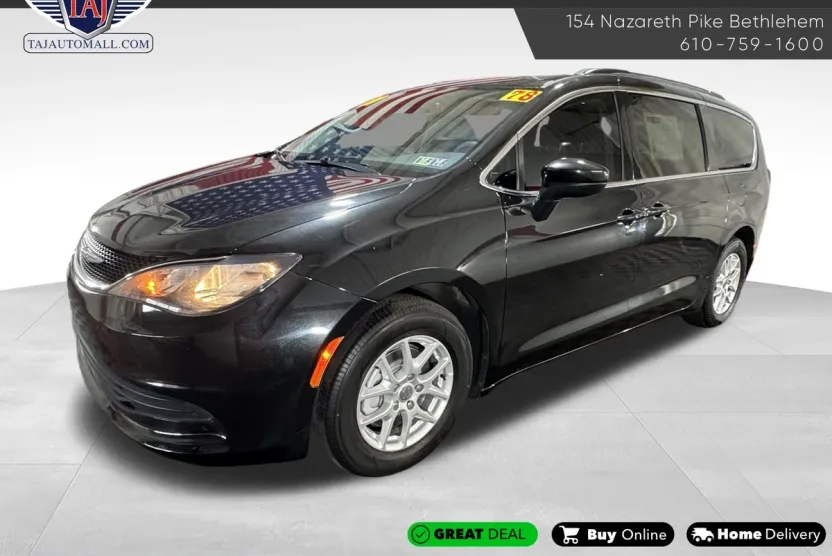 2020 Chrysler Voyager LXi photo 1