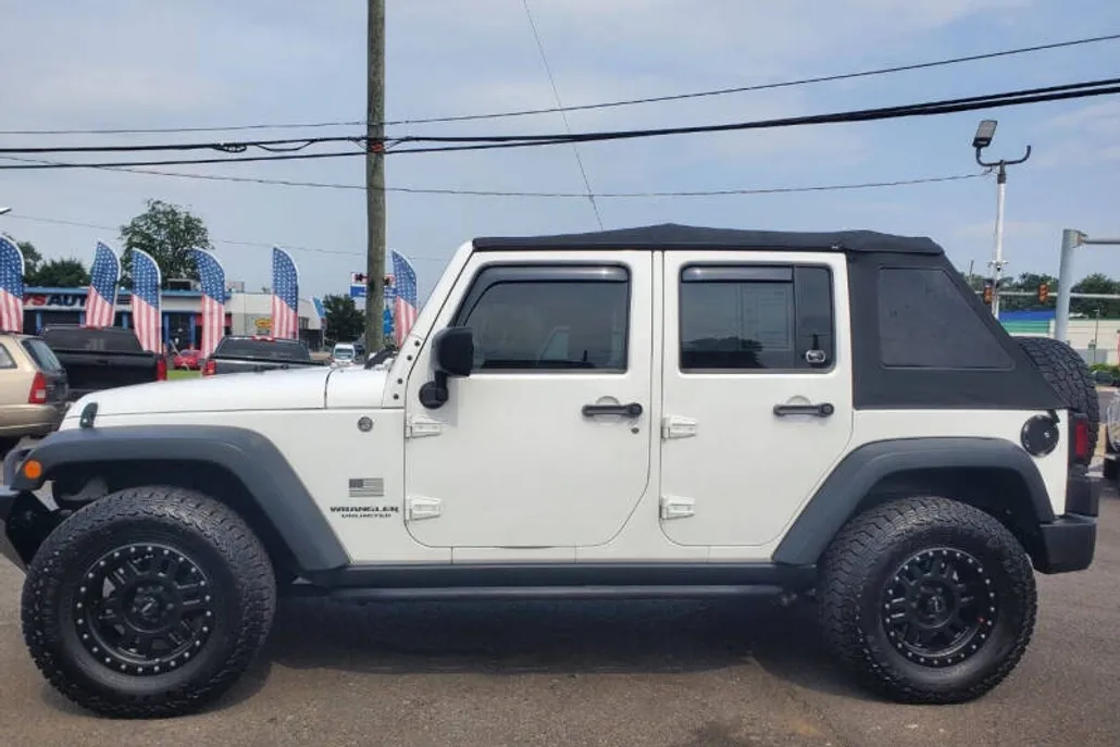 2015 Jeep Wrangler Unlimited Freedom photo 1