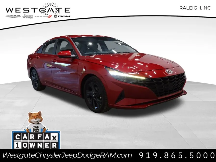 2023 Hyundai Elantra SEL photo 1
