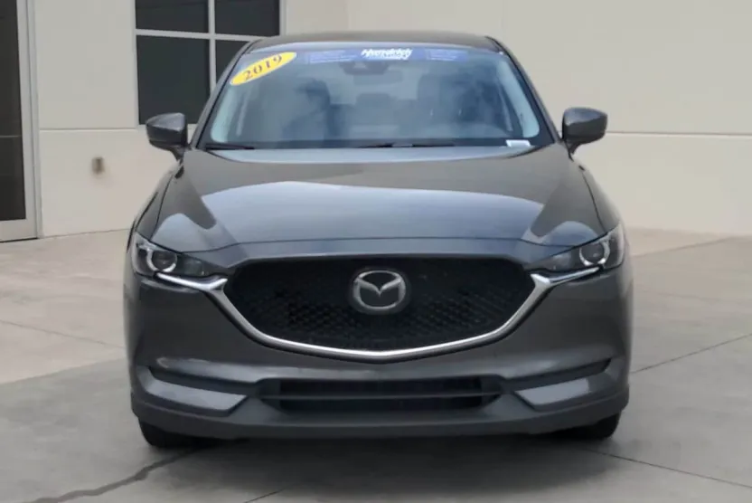 2019 Mazda CX-5 Touring photo 1