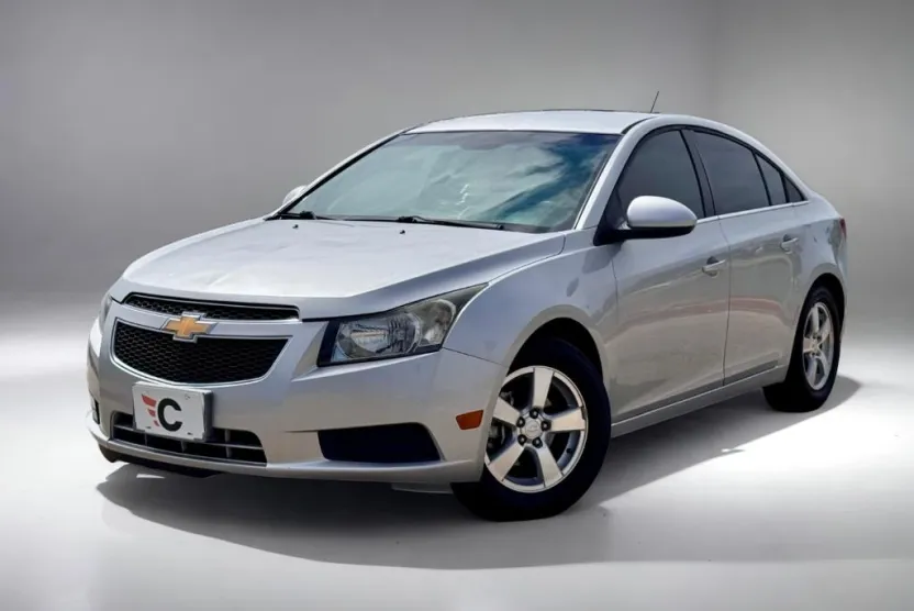 2013 Chevrolet Cruze LT photo 1