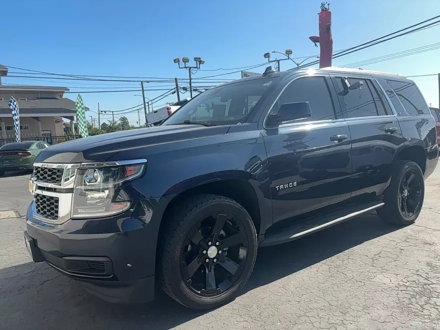 2019 Chevrolet Tahoe LT photo 1