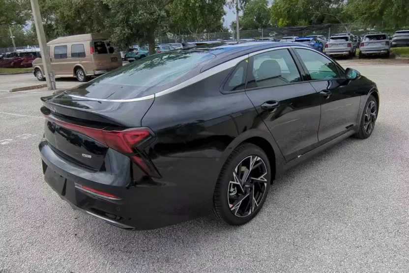 2026 Kia K5 GT-Line photo 1