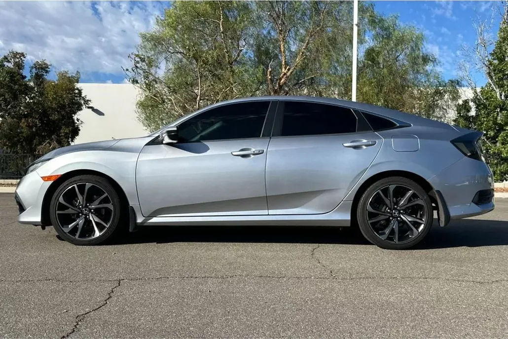 2020 Honda Civic Sport photo 1