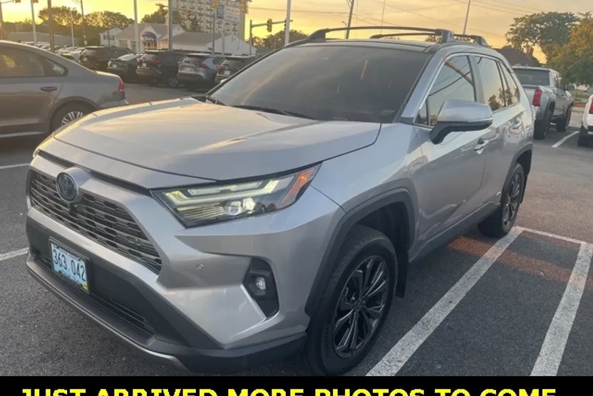 2023 Toyota RAV4 Hybrid Limited photo 1