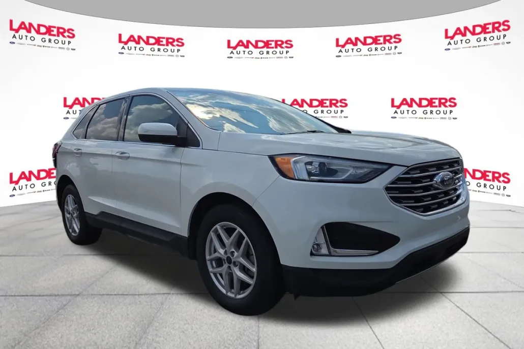 2022 Ford Edge SEL photo 1