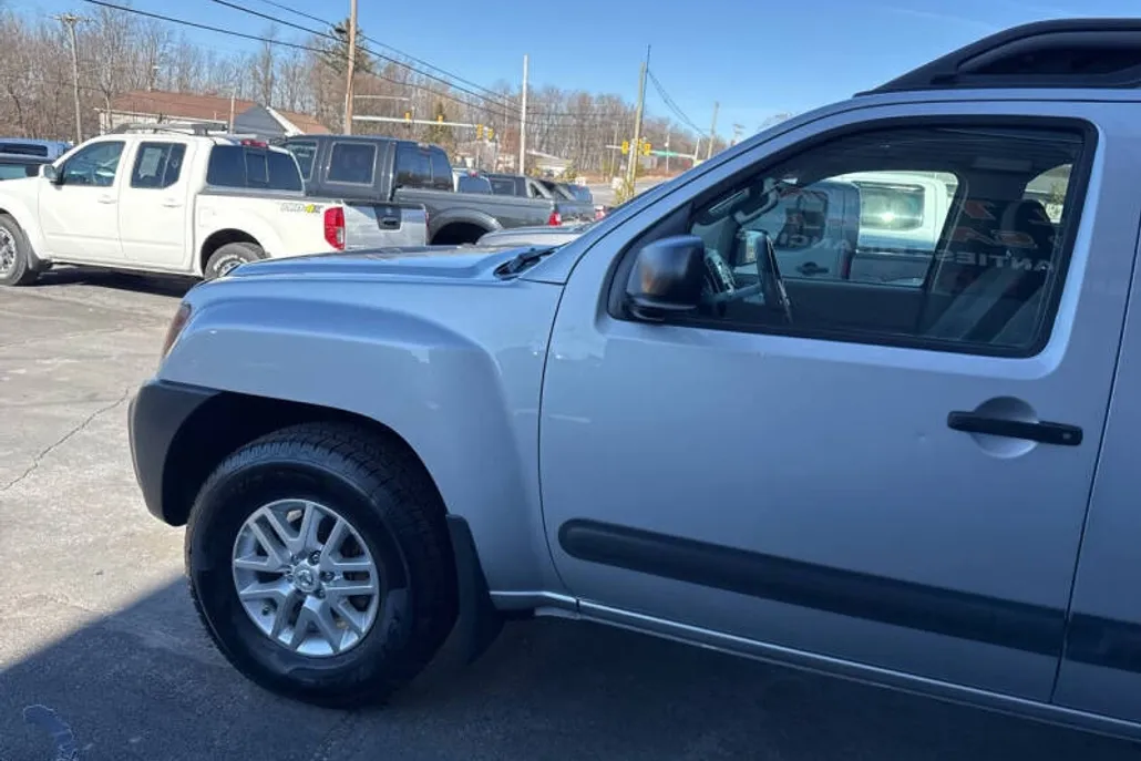 2014 Nissan Xterra S photo 1