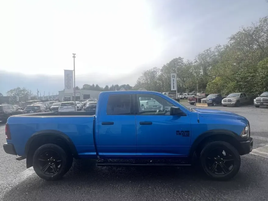 2022 Ram 1500 SLT photo 1