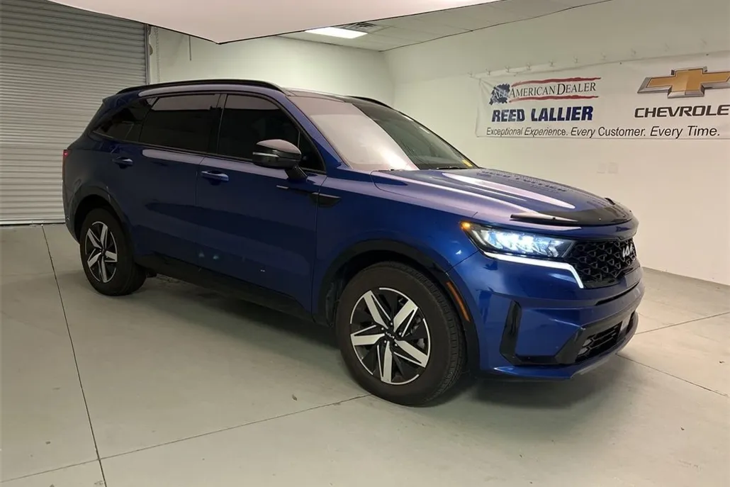 2023 Kia Sorento EX photo 1
