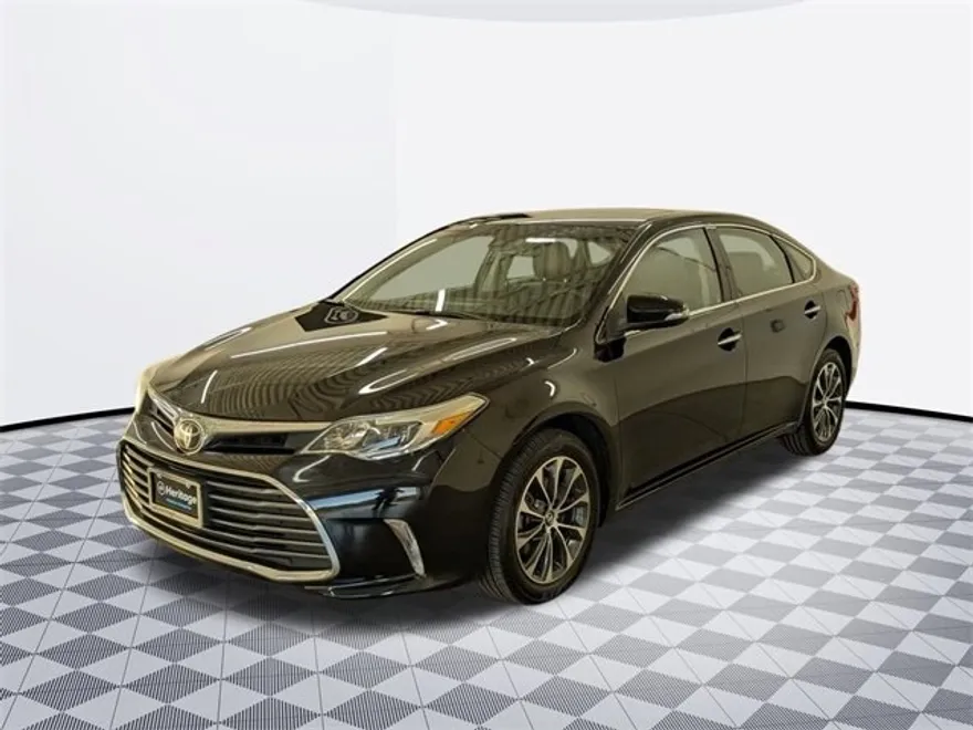 2018 Toyota Avalon XLE Premium photo 1