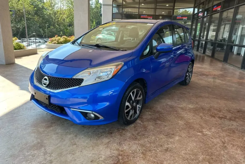 2015 Nissan Versa Note SR photo 1